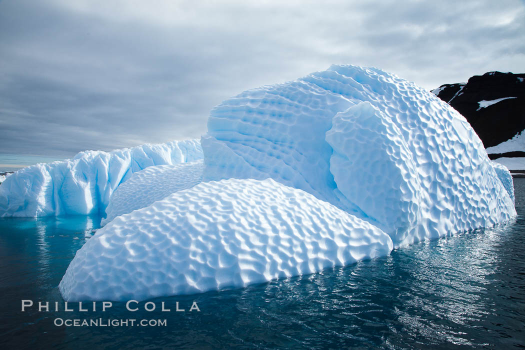 iceberg underwater high resolution