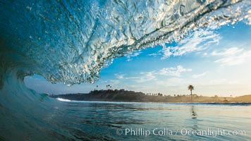 Breaking wave, Moonlight Beach, Encinitas, morning, barrel shaped surf, California