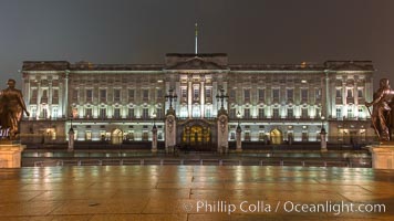 Buckingham Palace at Night, London, United Kingdom