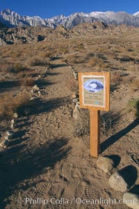 Sign marking the trail to Mobius Arch in the Alabama Hills, Alabama Hills Recreational Area