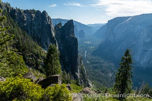 View of Yosemite Valley toward the west from the Four Mile Trail, Yosemite National Park