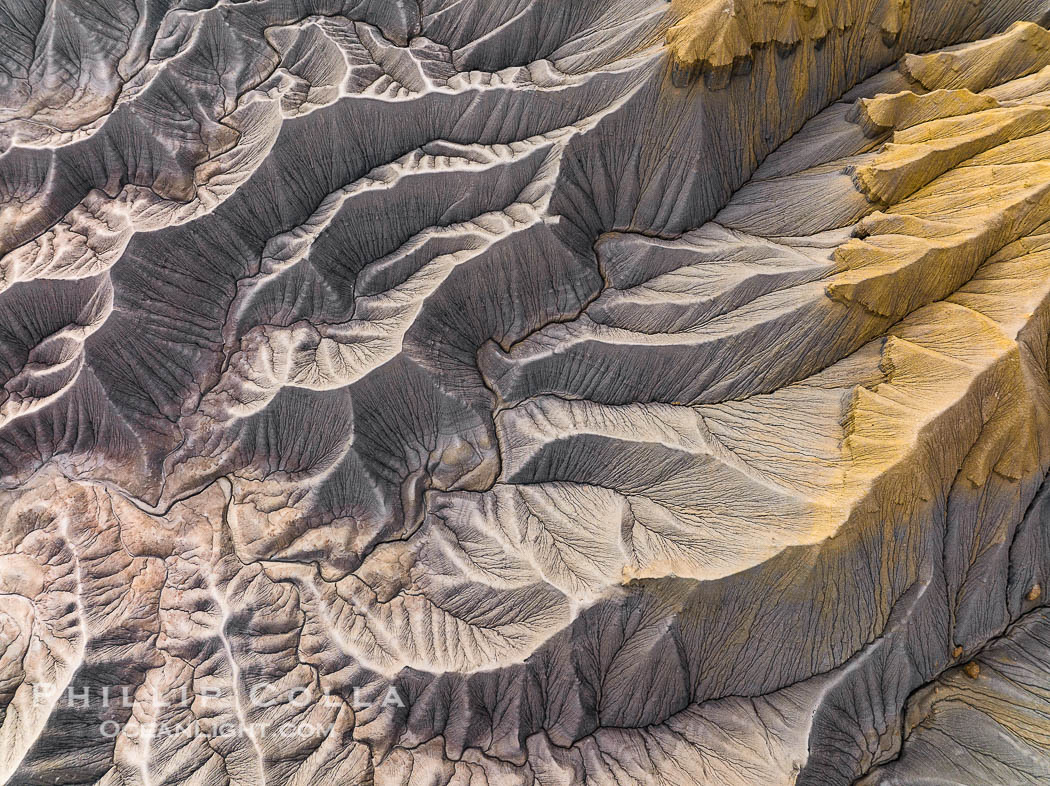 Abstract Erosion Patterns Along the Flanks of Caineville Mesa, Utah. USA, natural history stock photograph, photo id 39494