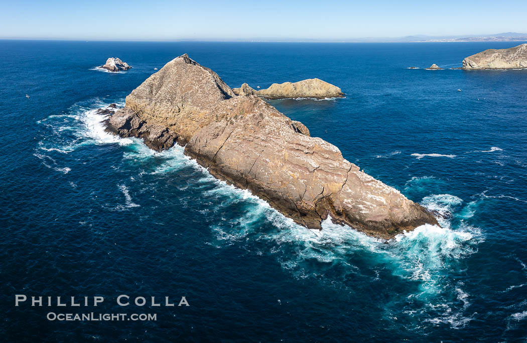 Middle Coronado Island, aerial photo, Middle Rocks (Middle Grounds) and South Coronado Island in the distance, Coronado Islands (Islas Coronado)