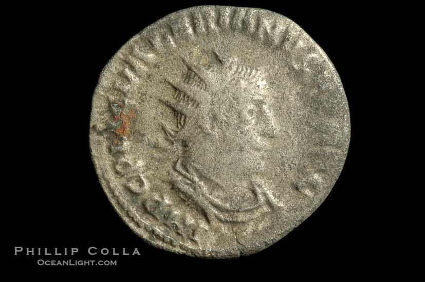 Roman emperor Valerian I (253-260 A.D.), depicted on ancient Roman coin (billion, denom/type: Antoninianus) (Antoninianus 2.9g, 20mm, VanMeter 28. Obverse: IMP C P LIC VALERIANVS PF AVG. Reverse: FELICITAS AVGG.)., natural history stock photograph, photo id 06817